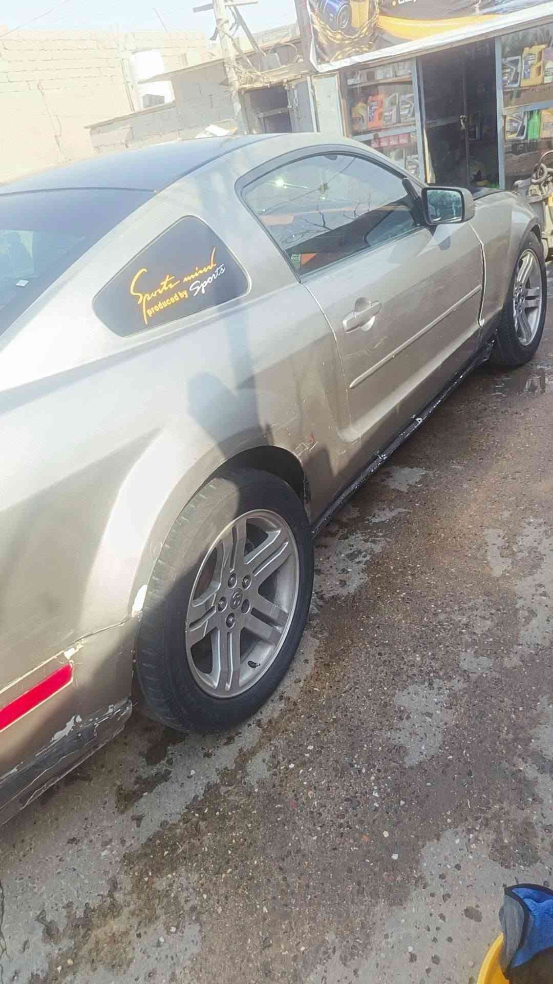 موستنك رقم شمالي نكليزي سعر ٦٥ او مراوس سنويه ما منتهيه سياره عوزه ترتيب كلش قليل اذا عدك مراوس دزلي  وساب داخل البصره ***********
