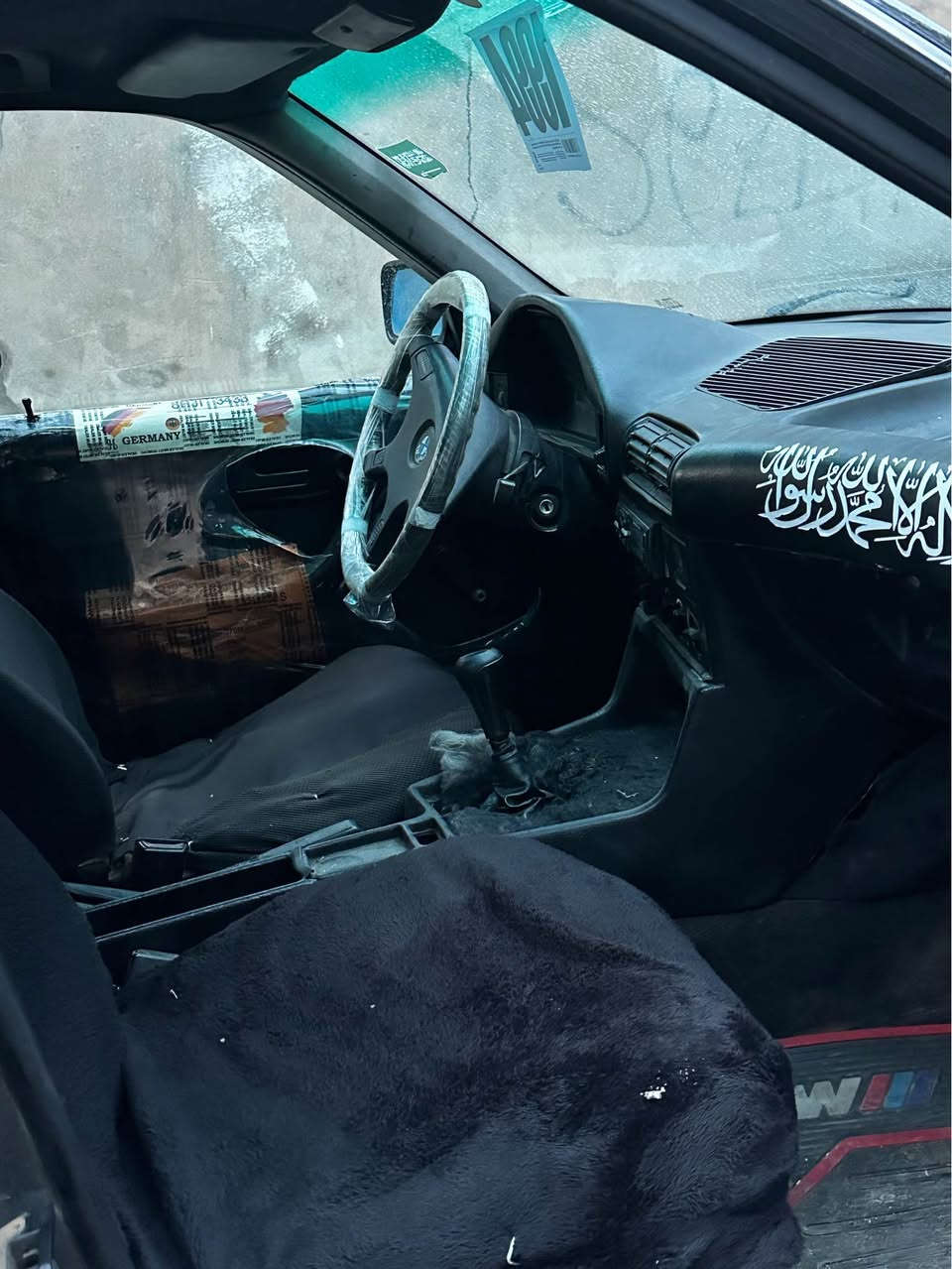 سەرەتا بە ناوی خوای گەورە bmw ٥٢٥ دیجیتال ماشااللەء لە هەیکەلی زۆر زۆر جوان ماوەتەوە لایت ئەلقەیە ئارم سلیمانیە ئارمەکەی بە هەدیەوە موسو براوەی بە شەرتە هەیکیەلی قنجو قۆپی نیە شوختو شتی نیە زۆر زۆر جوانە چوار تایەو ویلی لۆکی لەسەرە چات بنیرە لە خزمەتام کامل زانیاریم نوسیوە كويسينجاك, أربيل
