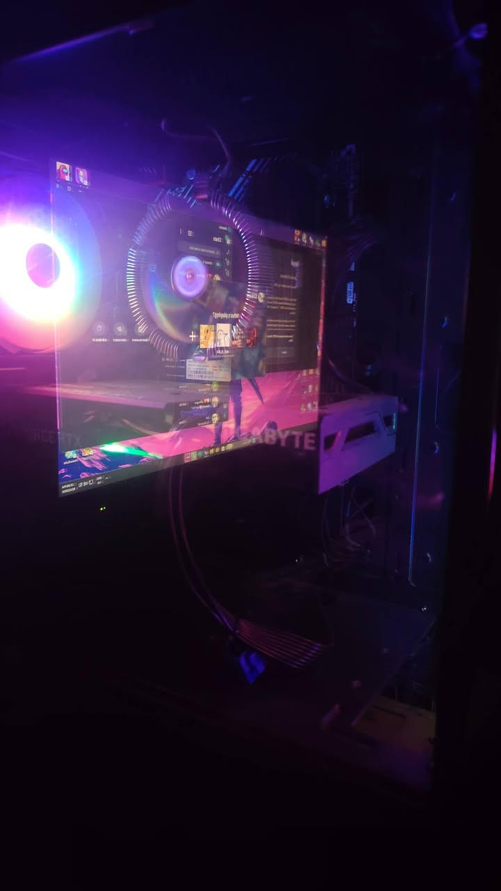 السلام عليكم
للبيع جهاز PC كيمنك 💻🔥

المواصفات:

المعالج (CPU): core i5 10400f
كرت الشاشة (GPU): RTX 3060TI GIGABYTE 
الرامات (RAM): 16GB 3200MHZ BLACK WOLF
التخزين (Storage): NVM 512GB + HDD 1TB
اللوحة الأم (Motherboard): ASUS PRIME H510
مزود الطاقة (Power Supply): THERMALTAKE 600W
الكيس (Case):XIGMATEK
​💡 ملاحظات إضافية:
هدية UPS POWER MAX 2000VA
الPC. عالفحص تجي تفحص وتقتنع و بخدمتك
السعر : ٨٠٠ الف 💴 
واتساب : ***********
