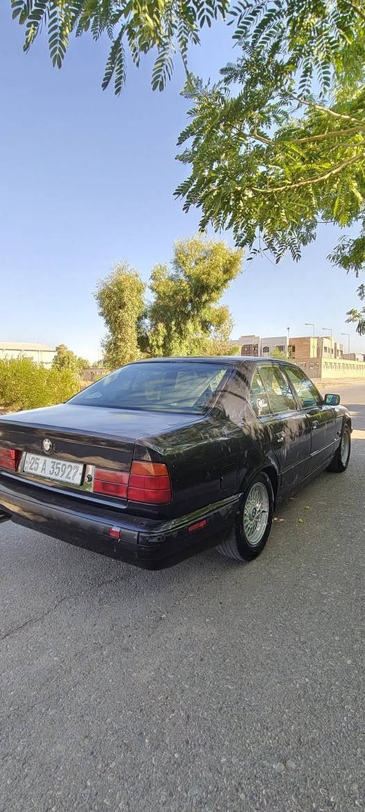 بي ام موديل 1992
حجم 535
كير اوتو 
محرك كبس 25
بدون ضربه فقط صبغ للجمالية 
 تبريد فقط نقص بواري
سقف سلايت
 بجم عريض
زينون لايت
رقم كركوك 
سنوية جديدة شرط تحويل 
دفتر بنزين بيه 
صدر وتايرات جديد 
سعره 52 بيه مجال 
*********** كركوك, العراق
