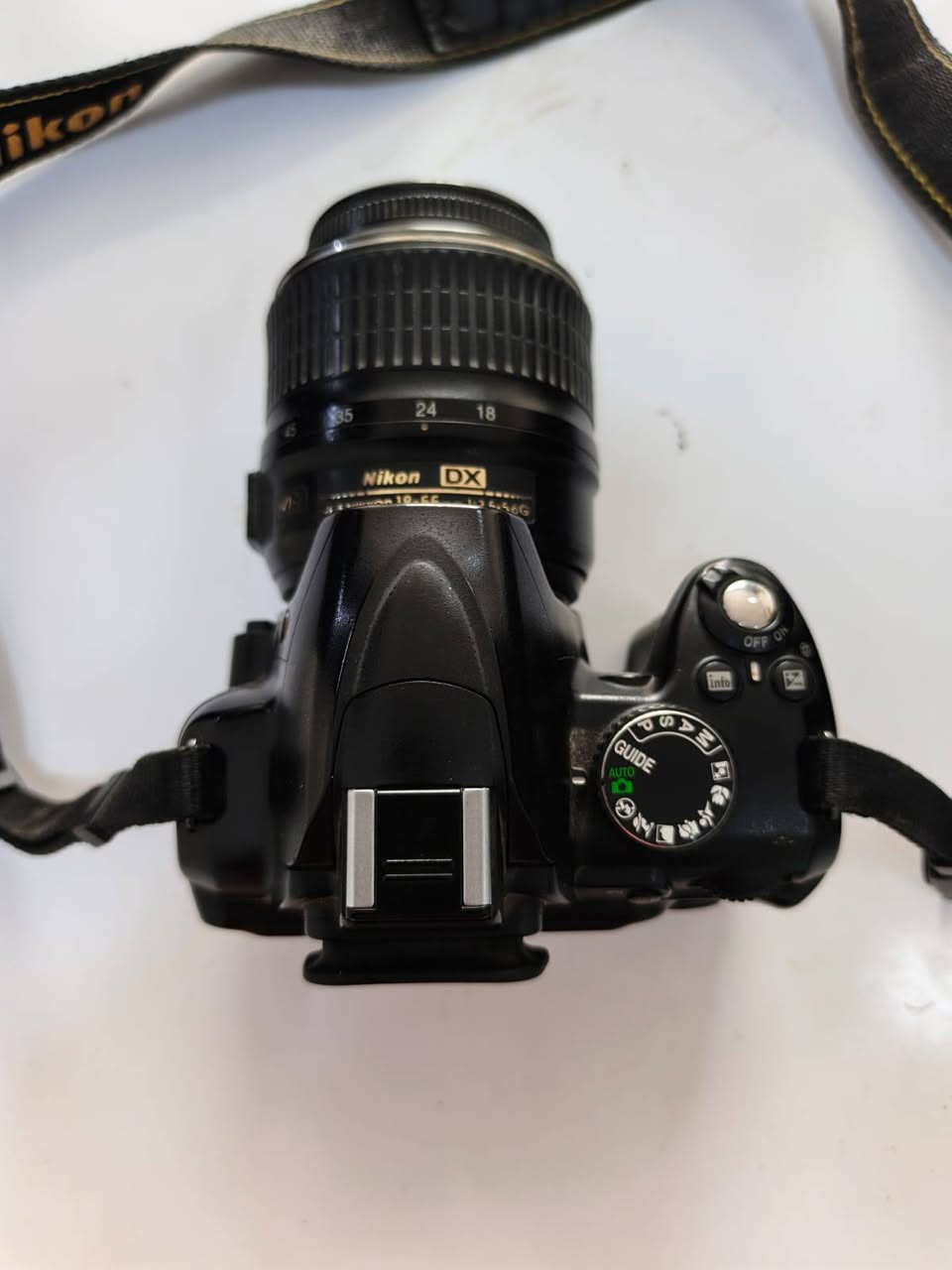 كامره نيكون D3000 للبيع..
..
كامره نيكون D3000 مع زوم رياضي vr 18_55
..
السعر خاص للتواصل وآتساب ***********

