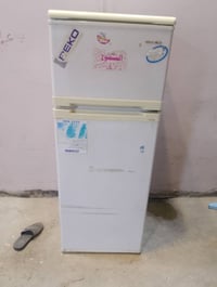 ثلاجه للبيع • فيها مجال