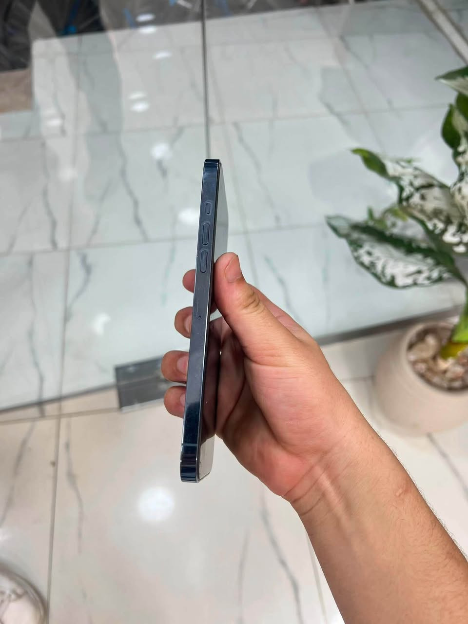 العنوان بيجي للتواصل ***********
13 bro max جهاز حيل نضيف 
ذاكره 256 
بطاريه 78  قطاره شرط 
الجهاز ما مبدل بي اي قطعه 
فقط بصمة الوجه نوبات تشتقل ونوبات ما تفتح
الجهاز اني فتحته حتا اسوي البصمه وطلعت مبيها شي فقط 
شرط الجهاز ما مبدل بي كلشي سعره من الاخير قفل 550 بدون اي عمله

نص مكتوب في الصور:
- HONOR X9c