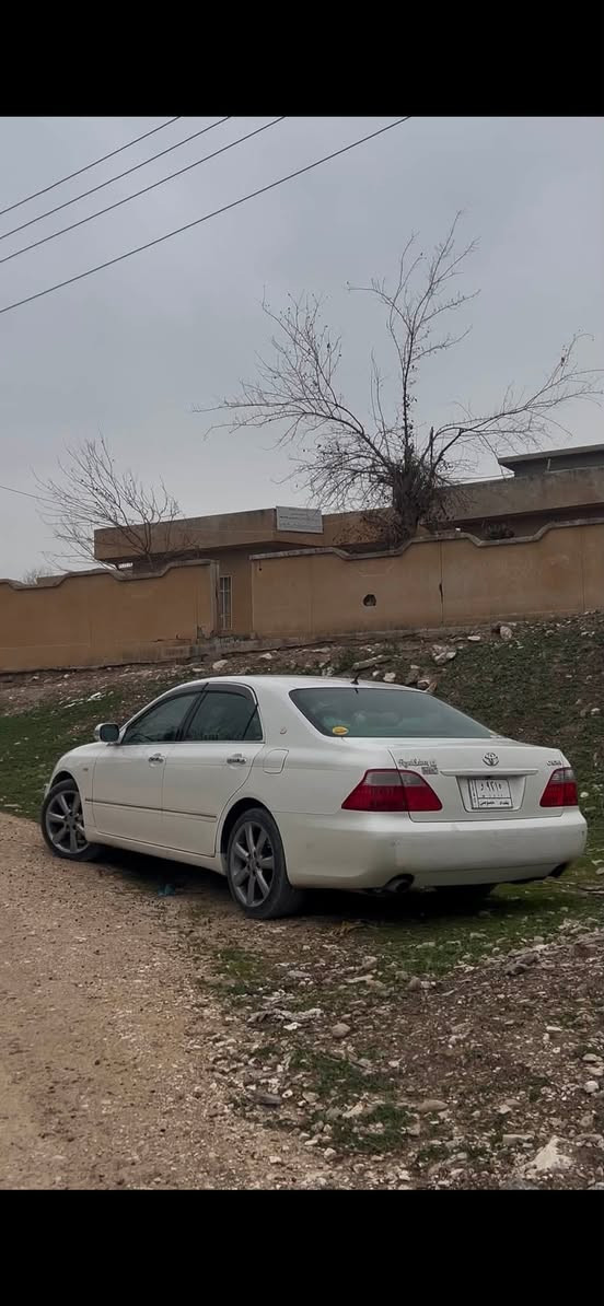 بە ناوی خودای گەورە و میهرەبان

توێتا کراون شاهینە بەس موس 2007 بەصمە ڕەساسی
بەس شوێن موسەکانی بۆیاخە کۆدیشی بۆ کراوە بە ناوی خۆمانەوەیە
مواسەفات: 
٥ بەصمە
سێ پەردەی بیلاد
سەلاجە
تەبرید مەرکەزی 
ڕادار
سێ دوگمە
زۆر شتی تر….
سەیارەکە ناو ڕەساسیە 
 یەک ٢٥٠ مەسرەفی تیا نیە بەشەرتی دار و بەرد دوو ساڵە لای خۆمانە
چوار تایەی تازەی بۆ گۆڕاوە ڕۆن گێڕ و مەکینەی تازە گۆڕاوە
سەیارەکە سەیارەی ماڵە سەیارەی مەعرەز نیە
سعری71$ قفڵ 
ڕەحمەتت لێبێت موشتەری نیت ماڵەکە سوک مەکە موشتەریت لە خزمەتام. 
ژم: ***********
شوێن کەلار
