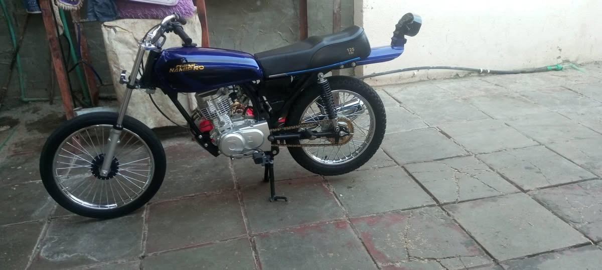 سلام عليكم دراجه للبيع تعميره 26  شاصي موديل 18 أرشه سعر ب900 وهذا رقمي للتواصل واتساب ***********
