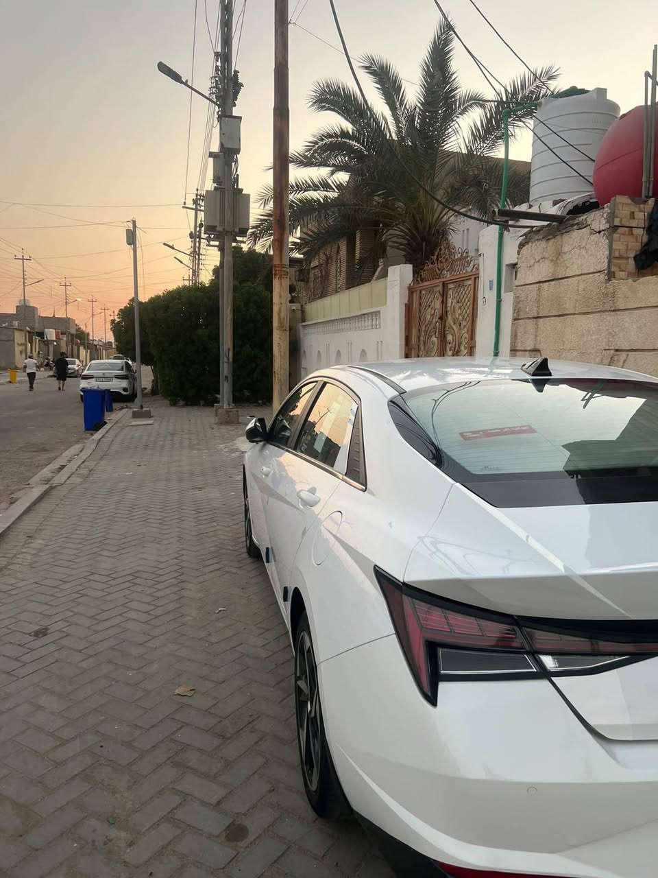 السلام عليكم سيارة النترا للبيع موديل2023 خليجي ابيض
فول مواصفات خليجي 
فتحة سقف 
حساسات امامي خلفي 
قطعتين تبريد 
بصمة 
تشغيل عن بعد 
صندوق ذكي ذاتي 
تحكم ستيرن
المكان البصره الزبير 
التواصل على الرقم ***********
