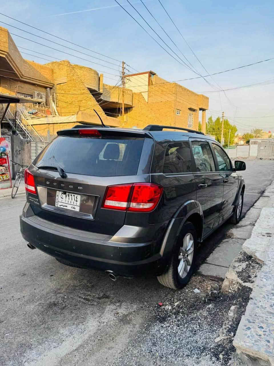 دوج جورني 2017 (SXT) - رقم بغداد (تحويل ثاني يوم)
المواصفات:
 الموديل: 2017 (مواصفات SXT)
 المحرك: 3.6 لتر / 6 سلندر  بي تنقيص ماء

 السعة: 7 راكب (ثلاث قطع تبريد)
 المميزات: بصمة دخول، تحكم ستيرن، ومواصفات أخرى.
الحالة العامة:
 الضرر: حادث الجاملغ ونفسه راجع، مع شوية صبغ بالبنيد لتوحيد اللون (بدون ضرر).
 الحدادية: جديدة بالكامل.
السعر والتفاصيل:
 السعر: 128ورقة 
 المكان: بغداد - الأمين الثانية.
 للإستفسار والاتصال: ***********
