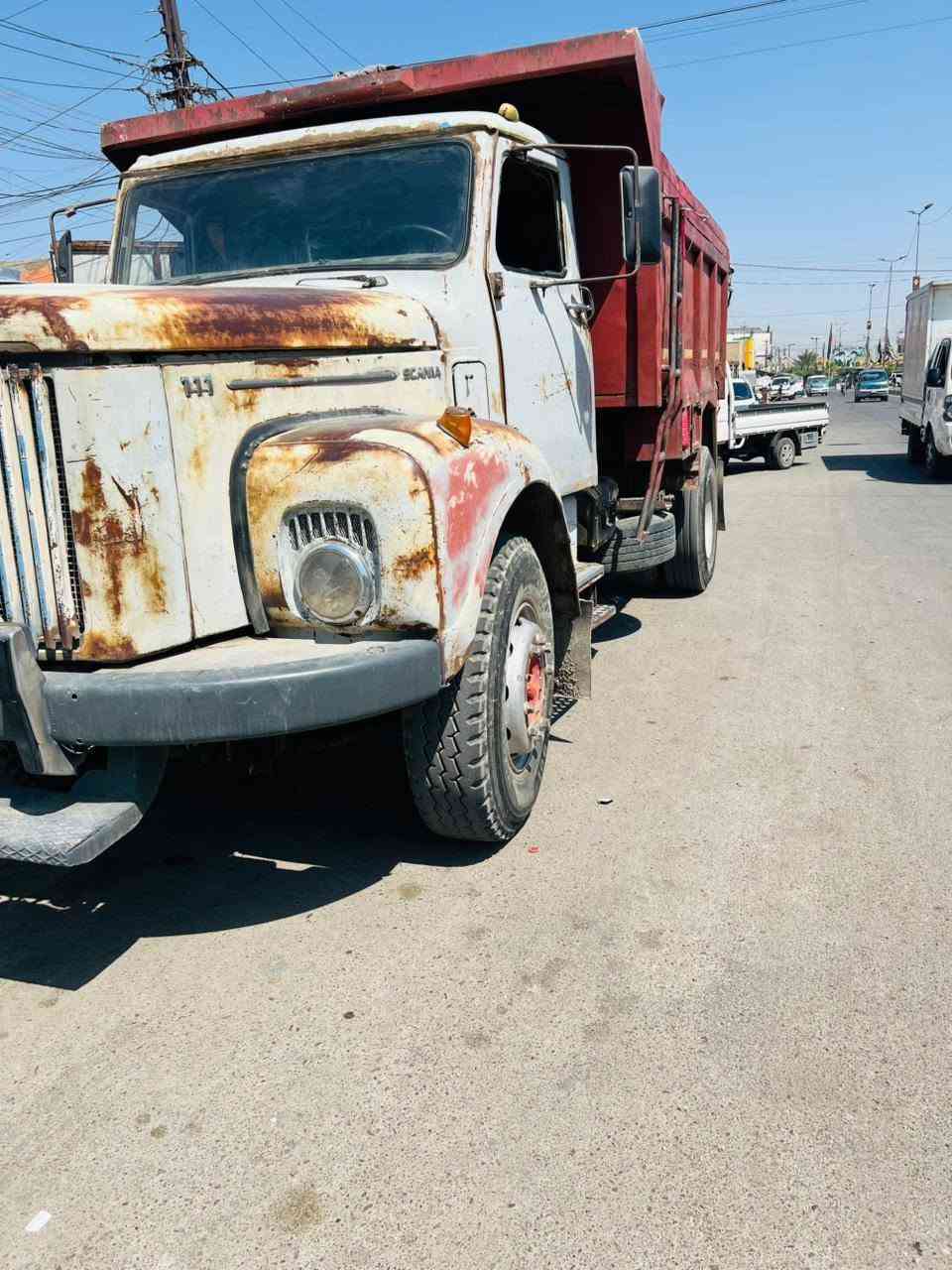 السلام عليكم سكانيا قلاب ١١١ موديل 81 للبيع مكينة عادي قماره بلادي رقم نينوى بأسمي تحويل ثاني يوم رقم صاحب سياره ***********

