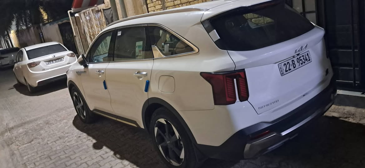 سلام عليكم 
سورنتو 2024
فول مواصفات 
كشنات كهرباء جهتين
 بصمه - شاشته متصله
ويل 19 
جنطه كهرباء - 6 سلندر 
ماشيه ٦٠الف 
دخول ذكي - بصمه أبواب
 مثبت سرعه - مري شفط
للستفسار ‭***********
سياره جديده بمعنى الكلمه مكفوله 
كفاله عامه ماعده شخط باب صدر فقط ورصعه صغيره بالجنطه السياره فول مواصفات للأخير خليجي سياره جديده ماعدا لبانراما
سعر ٢٦٢
عنوان السياره كوت
