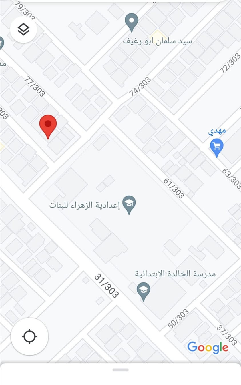 قراءة المنشور بدقة كل التفاصيل موجودة 

بيت للبيع  او للايجار  او (للمراوس مع قطعة 200 متر في الهورة حصرا) 

بصف الركن في الزهراء ( البيت فارغ حاليا )

الكوت منطقة حي الزهراء شارع المدارس (شارع فرعي)قريب جدا على متوسطة النرجس تقريبا 20 متر عن السياج الجانبي للمدرسة 

الشارع يقع خلف بيت اهل دكتور مثيل (المدرسة الاهلية الجديدة )اول فرع والبيت ثاني بيت بجانب الركن من جهة اليمين وواضح الموقع في الرابط اسفل المنشور 

ا

المساحة 300 متر  الواجهة 15 والنزال 20 وكلها بناء تقريبا

البيت بناء التسعينات ونظيف جدا وصالح للسكن وطابقين وبناء مسلح كونكريت وكاشي  والمطبخ والحمامات سيراميك

تفاصيل البناء ( اقل غرفة قياس 5 *5 متر)

الطابق الاول استقبال استقبال وهول داخلي ومطبخ وغرفة عدد 2

الطابق الثاني هول داخلي وغرفتين

ملاحظة كل الغرف كبيرة جدا

علما انني صاحب المنزل

وغير متصل بالانترنت دائما

السعر 490 مليون وبيه مجال 

الايجار مليون بالشهر وبيه مجال

هاتف 

*********** عرض أقل

[[https://maps.app.goo.gl/fPdNcL6T9SmQXRrE9](https://l.facebook.com/l.php?u=https%3A%2F%2Fmaps.app.goo.gl%2FfPdNcL6T9SmQXRrE9%3Ffbclid%3DIwcGRvZgFleHRuA2FlbQIxMABicmlkETFZS3BDYjFsbnhXazlsTkM5c3J0YwZhcHBfaWQQMjIyMDM5MTc4ODIwMDg5MgABHmJCQkhp-UNpDhMs04EjmqTgYGgOaN6m8D3pamyY0DD3o9a-uOa1EimIOEqD_aem_G7shWJk51H4HVAiYAOFa2g&h=AUAm4zCiyGrAvAkHH0e0iAR4YTejlwS4sKhORuBapnFsnWCUITjJIAf-lQ5IUUjgulZ-4Kyunolr0mS--yfLq3oQA5JgxG7vc9ExjGIbhsPIg-U1zXeWrWAS816HMH_qJS5sISs3aFcSfK4M&__tn__=-UK-R&c[0]=AUDHwnbw1YZoyVQa0m0I1l2kxK0_V5GiOAa45q-HFKLf6FGaqlJFrsOYhH9dE_wrEhUA2k_ge2DIwdbaHZmojOxkVLjFLcW4pfztC8BkTyt-kpG-kKAKepjbTit-RJrSlCuZ6cbUeXDosEkTNXqglXkydcieawXtHl6PhACKFGltQa4jXw)]([https://l.facebook.com/l.php?u=https%3A%2F%2Fmaps.app.goo.gl%2FfPdNcL6T9SmQXRrE9%3Ffbclid%3DIwZXh0bgNhZW0CMTAAYnJpZBEwcDd4c0JqUUFNc2dHOXhQWHNydGMGYXBwX2lkEDIyMjAzOTE3ODgyMDA4OTIAAR5DgFQd3C6oFgMwSawjmEwVV2XpRx8Ni8QXOSs0bl_zV92WgPcc8wkt7pGg0g_aem_dnt64bVTSfrtzAx9fm0cbQ&h=AUCJu7yMv7TmhGZ4e_5_bJqveInd_zs7LJtQof8JsoozjaIWgtrN6KCpsaXn1R5LT6uNiZT_ggLdjvflVv0nPj8WCH0g_8O49qpsU4itAgXx95ULa6XoDGsWgUmw7bFqXDxEXlbFmBbXN2XX&__tn__=-UK-R&c[0]=AUBQtqdn05msr_qv3XTIDxyh_GzakNwYz9N7hChA7VaIKMsQHdYZXU_HlBTyjC7L7DBjzi2mfmdYSPF0_G95HtWh-xOQRoP3JVXyy6Hw0E8vYaLWb6i7i5VZ8Qe-PA5Vsw](https://l.facebook.com/l.php?u=https%3A%2F%2Fmaps.app.goo.gl%2FfPdNcL6T9SmQXRrE9%3Ffbclid%3DIwcGRvZgFleHRuA2FlbQIxMABicmlkETFZS3BDYjFsbnhXazlsTkM5c3J0YwZhcHBfaWQQMjIyMDM5MTc4ODIwMDg5MgABHm3HPGERM5TY7c6_6lX2b62fqXYX0XghRonFI2PKp0uXXilPLlQc2UuZbnZE_aem_s9gbQ9NY9PoA0trujLoR2A&h=AUCVIwXkF1W0gglwVR3EEQr8DvvXLjN_wMJRj0yiCZ9fGq9cK5iPTt-t1Z-yAX_ec08uH4qEn_YjlN8AeYxaQ1pMD38w0kMicam8YJ5bCeAQRHGgCm9Xln0L1mxylNhufWDqENhSUQpMOco_rQuObpfdkynNXkhGba0QsUWNMbgpm9LfCkjcZqtLtaSj423zoq0B5GzTKTBGHMMaOhw7CTOz&__tn__=-UK-R&c[0]=AUDHwnbw1YZoyVQa0m0I1l2kxK0_V5GiOAa45q-HFKLf6FGaqlJFrsOYhH9dE_wrEhUA2k_ge2DIwdbaHZmojOxkVLjFLcW4pfztC8BkTyt-kpG-kKAKepjbTit-RJrSlCuZ6cbUeXDosEkTNXqglXkydcieawXtHl6PhACKFGltQa4jXw))
