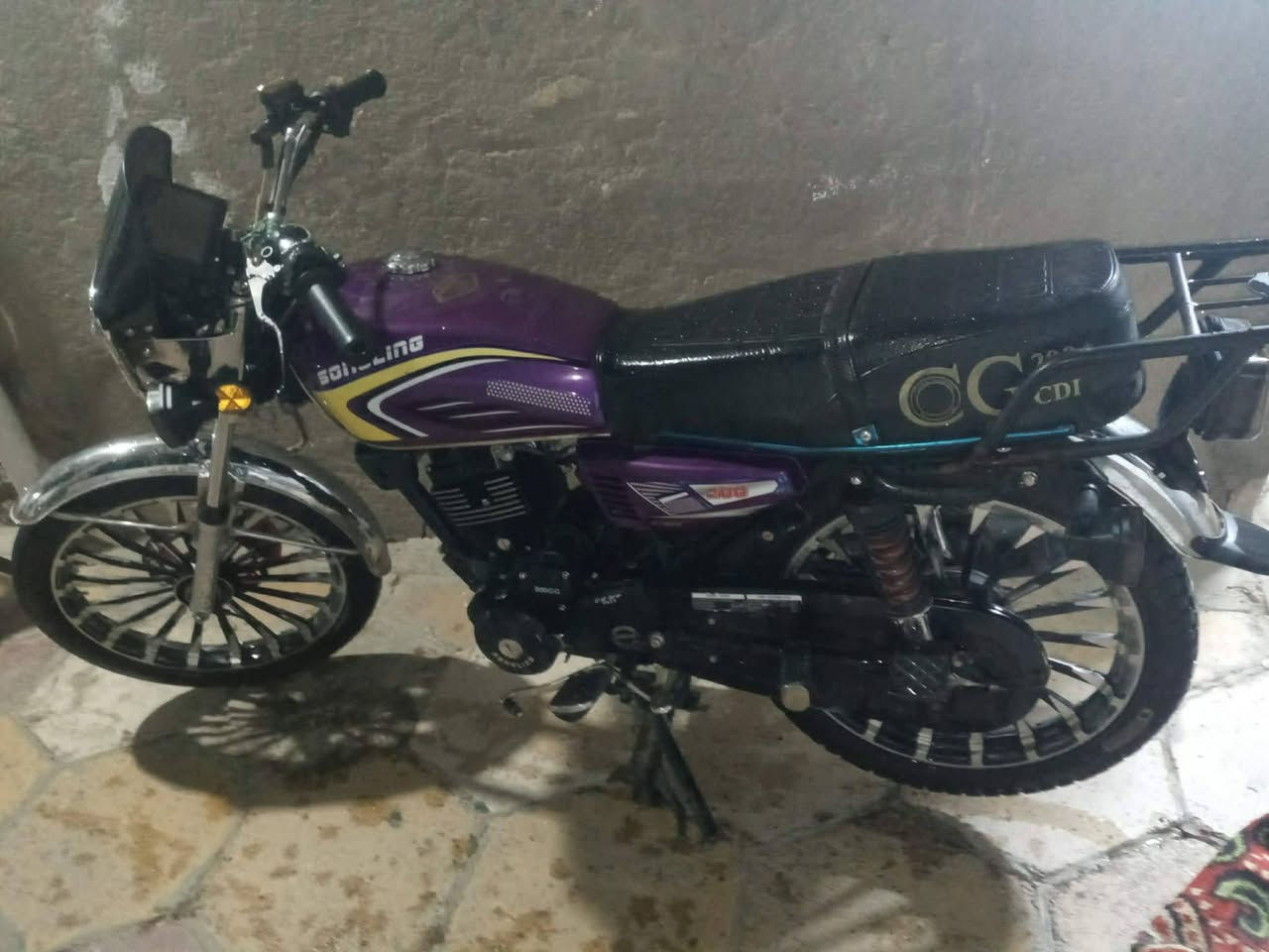 السعر 750وبيها مجال
العنوان بغداد النهروان 
دراجه سونك 
موديل 26 
بيها بس الشاشه ما تشتغل
 5كير للبيع مكينه 200 
دراجه جاهزه سلف هندر  
 مكينه ما مفتوحه كهربائيات شغاله 
***********
