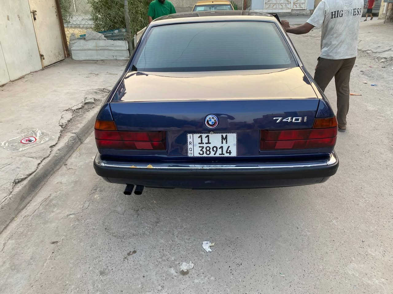 سلام عليكم 730. V8 1993 وارد ياباني اصل كير محرك مكفول تبريد ثلج صدر امامي خلفي جديد بس درايم شفت خلفي شوي تعبان الباقي كله بشرط الكاردن جديد الجعمقه جديده وغرفتهة جلد كشنات كهرباء مري كهرباء ستيرن كهرباء التايرات جدد نظاف والسيارة اول صبغه الهة بدون سمكره ومعجون  فقط سقل وبخ جماليه ومنزل صورها قبل الصبغ ضررها فقط جاملغ السايق مبدل ومكفوله من الخياس والحوض مال صندوك لوووك يخبل رايدهة ب62 وبيهة مجال وعليها غرامه 4 ورقات ينزل من سعرها واني خادم للطيبين واسف ع اطاله *********** عنواني بغداد الشعب
