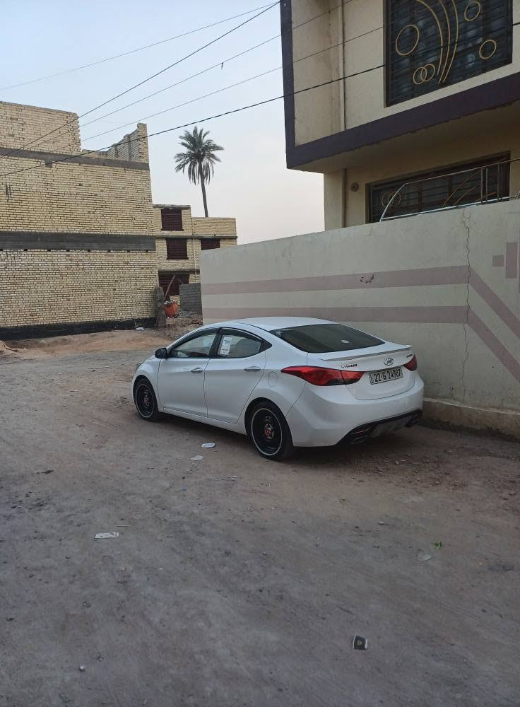 2012 
خليجي
النترا 
رقم أربيل هزة وسنوية جديدة ما منتهية
بيها ٣ قطع صبغ بدون داخل وبدون ارباك
مكينه 1800 
تخم تاير جديد
صدر جديد 
مدوشم الدواخل 
تبريد ثلج
مابيه اي نواقص 
مكاني كربلاء 
تحويل او وكالة 
السعر ١٠٥ وبيها مجال
الهاتف ***********
بيع او مراوس كربلاء, العراق
