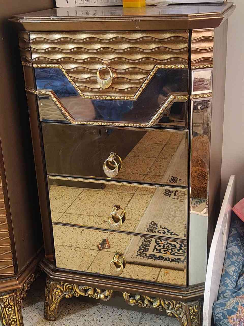 غرفة نوم تركي. مستعملة
نظافة ٨٠٪  8 قطع. 
السعر.  500 
العنوان المدينه. قطاع 7 
***********
