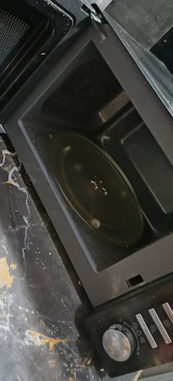 مايكرو وقلايه هوائيه جديدات ثنينهن ب ٣٠٠
