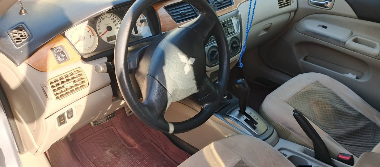 السلام عليكم 
من رخصة الادمن 
للبيع لانسر موديل 2010 رقم بغداد تحويل ثاني يوم تبريد تدفئة شغال تخم تاير جديد صبغ قطعتين بنيد وجاملغ لا تبديل ولا خياس كير اوتوماتيك محرك 1600 قبق اسود 
مكانها بغداد الرصافة الجسر الفرنسي طريق النهروان ***********
