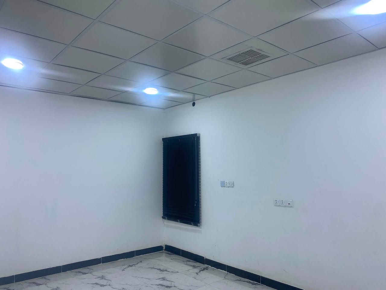 للايجار طابق الثاني واحد اذار
 
200متر 
محتويات
استقبال + مطبخ + هول 
غرفه عدد 2 + صحيات 
دكت مركزي 
سعر : 300 الف 
ماء وكهرباء على مؤجر 
———————————————-
للاستفسار اتصال ع رقم 
***********
