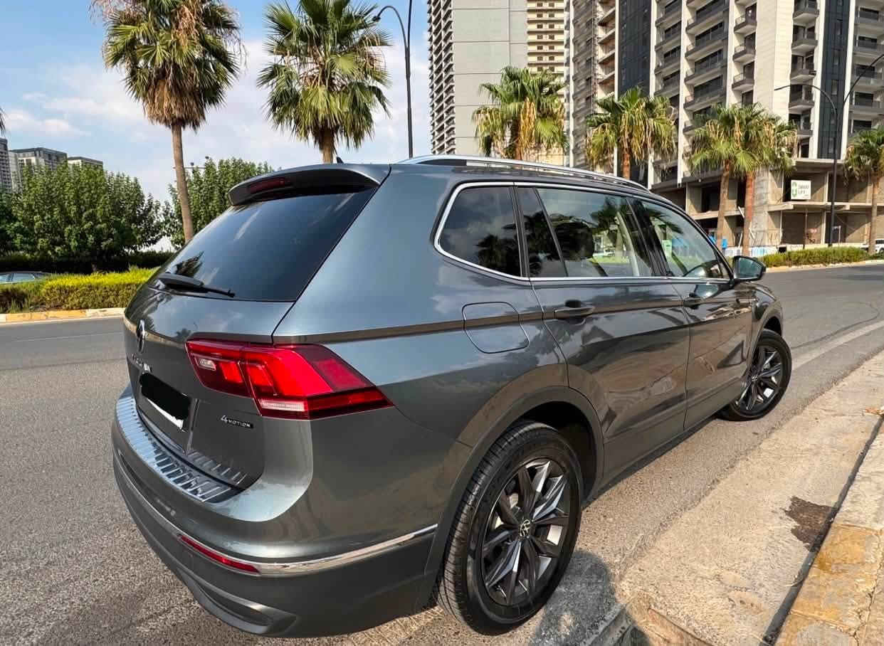 Volkswagen Tiguan 

فۆلکسواگن  تیگوان

مواصفات : SE ئەمریکی

  مۆدێل: 2022

 *بڕی ڕۆیشتوو: 19,000 Mil

مەکینە : 2.0T

 مواسەفات: ئەمریکی

 *سیستمی لێخوڕین:* 4MOTION (چوار تایە لێخوڕین / AWD)

 ڕەنگ: نفطی

 رەوش : پێش کەپس - تەنها ١ پارچە سبوغی هەیە دەرگای سایق.

 تایبەتمەندییە دەرەکییەکان: رادار جادە ، رادار سوکان ، رادار راوەستانی ئۆتۆماتیک ، پانۆراما و سلاید ، لایتی پێشەوە LED، ویلی ، ڕێڵی سەر بنمیچ.

 *تایبەتمەندییە ناوەکییەکان: کوشن هیتەر و جلد و کوشن کارەبایی ، شاشەی گەورەی لەمس، شاشەی دێشبووردی دیجیتاڵ (Digital Cockpit)، گێڕ ئۆتۆماتیک لەگەڵ دۆخی جۆراوجۆری لێخوڕین ، کارپلەی ، 

Whats app :  ***********

———————————————————-

Volkswagen Tiguan

فولكسواگن تيگوان

المواصفات: SE أمريكي 🇺🇸
الموديل: 2022
الممشى: 19,000 Mil
المحرك: 2.0T
المواصفات: أمريكي
الدفع: 4MOTION (دفع رباعي AWD)

اللون: رصاصي ميتالك غامق

الحالة: قبل الكپس، فقط قطعة صبغ بباب السائق.

المواصفات الخارجية:

* رادار طريق
* رادار ستيرن
* رادار توقف أوتوماتيكي
* بانوراما وسلايد
* لايتات أمامية LED
* ويل
* ريل للسقف

المواصفات الداخلية:

* كراسي جلد، هيتَر، وكراسي كهربائية
* شاشة لمس كبيرة
* شاشة دجتال للداشبورد (Digital Cockpit)
* گير أوتوماتيك مع عدة أوضاع للقيادة
* كارپلي

WhatsApp: ***********
