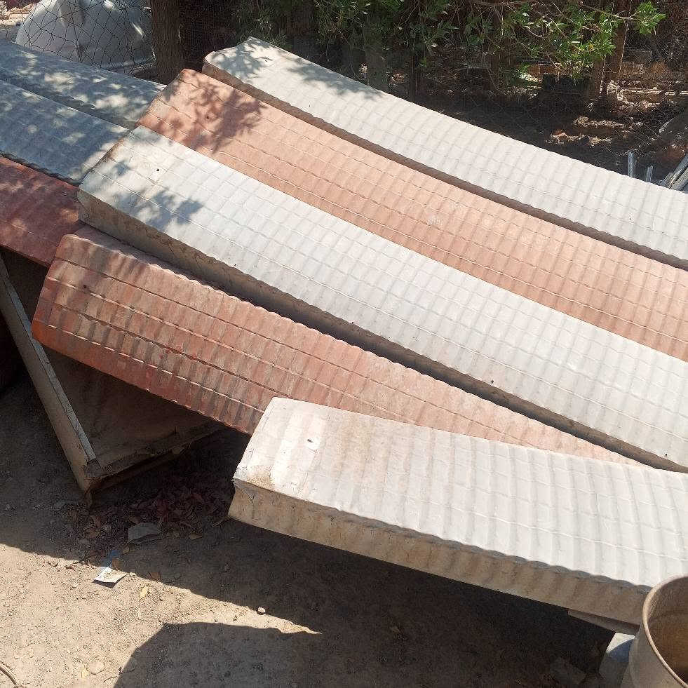 السلام عليكم كيسبان مستعمل للبيع بي قياسات عرض٦متر و٤متر و ٢ نص  ٣ عماريات كاملات تريد كامله تريدتاخذهه وانته اشدهه
للاتصال*********** واتساب النجف, العراق
