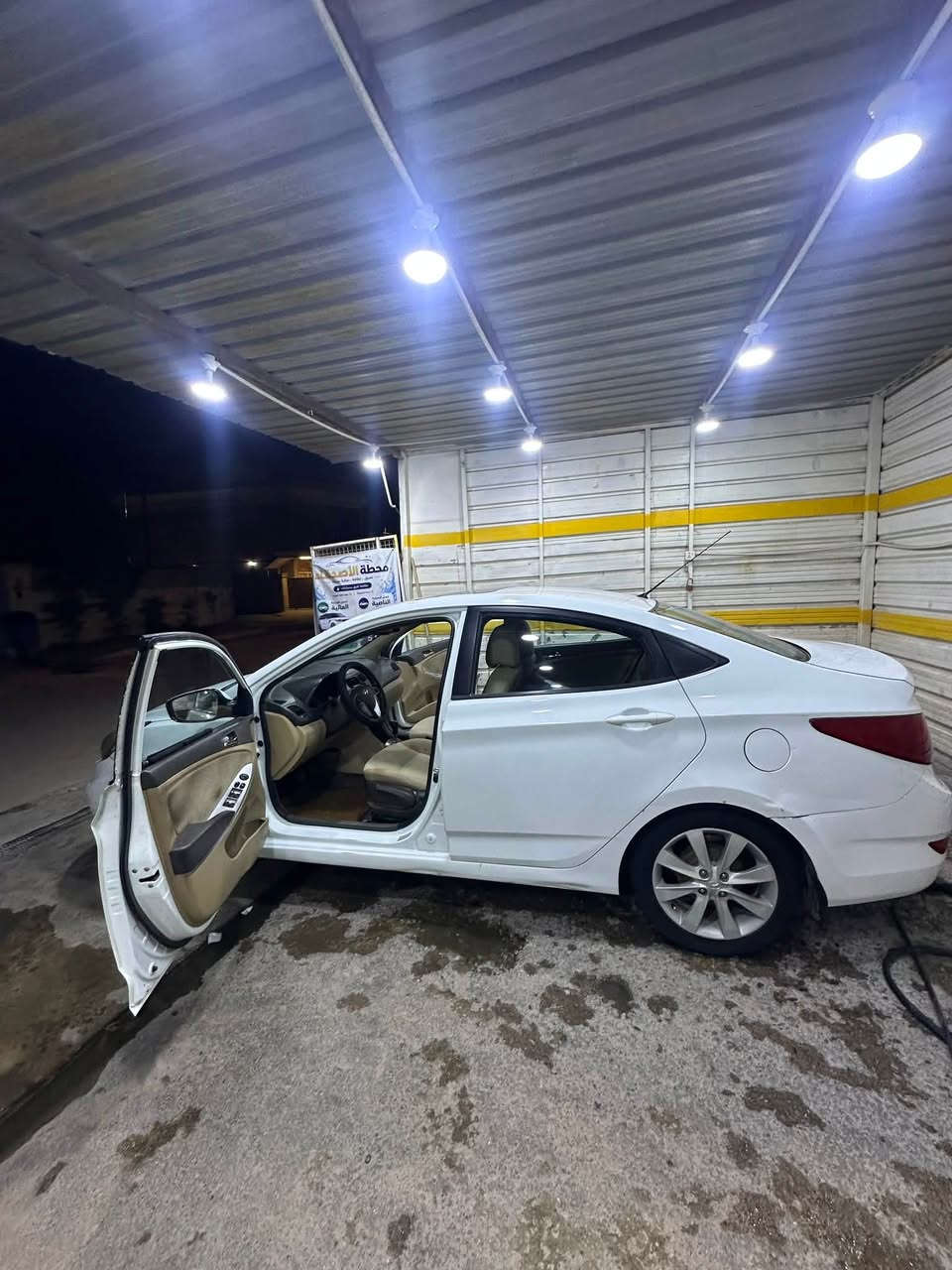 سلام عليكم 

اكسنت 2013  خليجي رقم بغداد فول مواصفات بلو 
محرك ال1600 دوش
كير AT
فتحة سقف طكتين
5 تجاوي
5 ويل كب
اشاير بلمري
تحكمات ستيرن
ماشية 115 الف حقيقي
االسيارة مال جناي كاملة ماناقصها شيء بيها الجاملغ الايسر صبغ والجاملغ الايمن مباوك ويا الباب شوي يعني تقريباً بيها قطعتين صبغ ..
السعر 92 وبيها مجال بسيط..
باسمنا تحويل ثاني يوم السنوية تسقط 2031
مكاني بغداد سبع ابكار
***********
