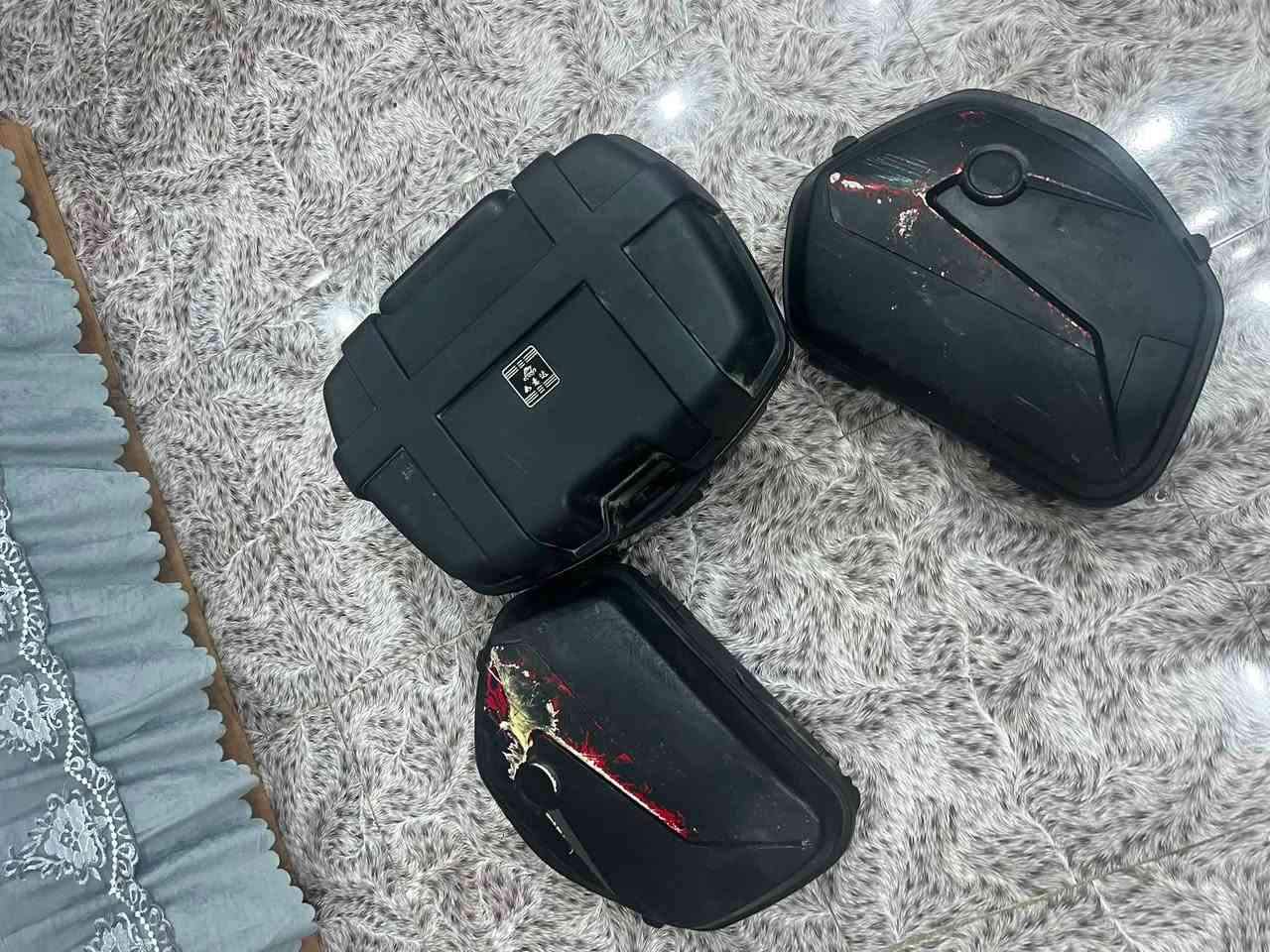 جنط ترهم بوكسر وترهم دايوان 3 جبيره رواسط مالته موجوده تنشد فوك سله 
مفتاح ضايع مالتهم يعني عوزهم قفالات 
ماعرف سعرهم قيم بما يرضي الله 
مكاني البصره حيانيه 
***********
