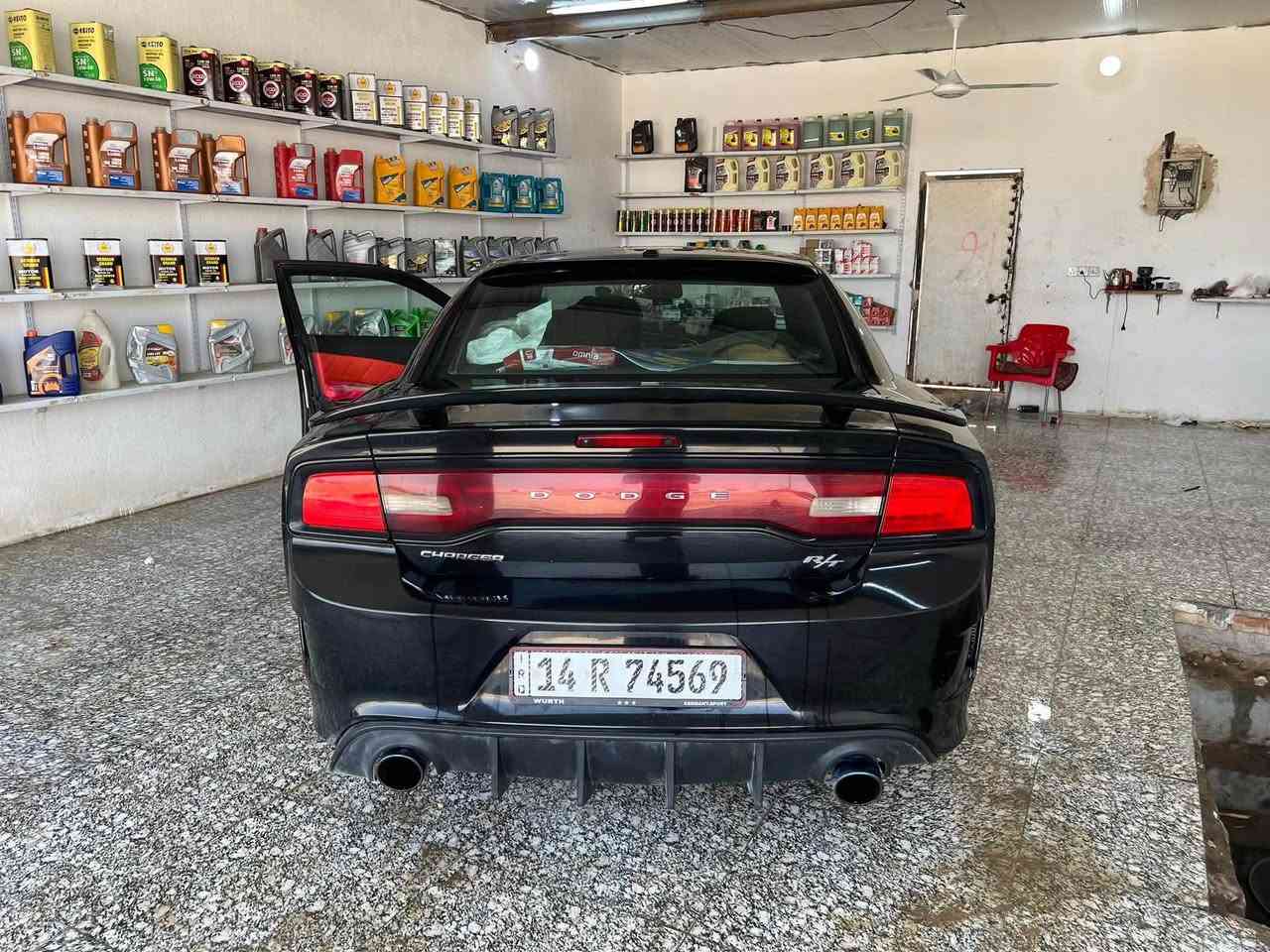 جارجر 13 هيمي 8 سلندر لون اسود رقم دولي بصره وارد كندي فول مواصفات 1/1 ماكس السياره محدثه SRT بيها جاملغ مبدل كير ومحرك مكفولات والسياره بأسمي مكاني العماره 
مواصفاتها 
كشنات جلد حضن كهرباء
تشغيل عن بعد
فول تحكمات ستيرن
بصمه 
باتري جديد
مرايات قلاب 
شاشة كبيره
نظام خزن ميموري
كشنات تدفئه تبريد 
ستيرن تدفئه
كلاصات تدفئه تبريد
سلايد روف
كزوز رياضي
ويل 18 
سعرها 132 
***********
