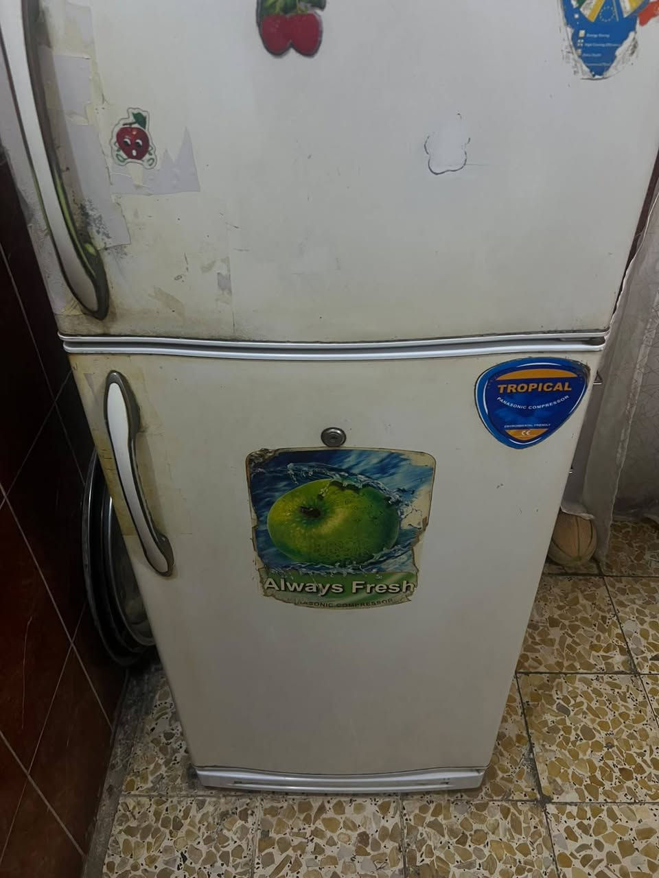 السلام عليكم ثلاجه للبيع نضيفه ما بيها اي عطل و لا مره داخله تصليح للاستفسار عل رقم هذا ***********
