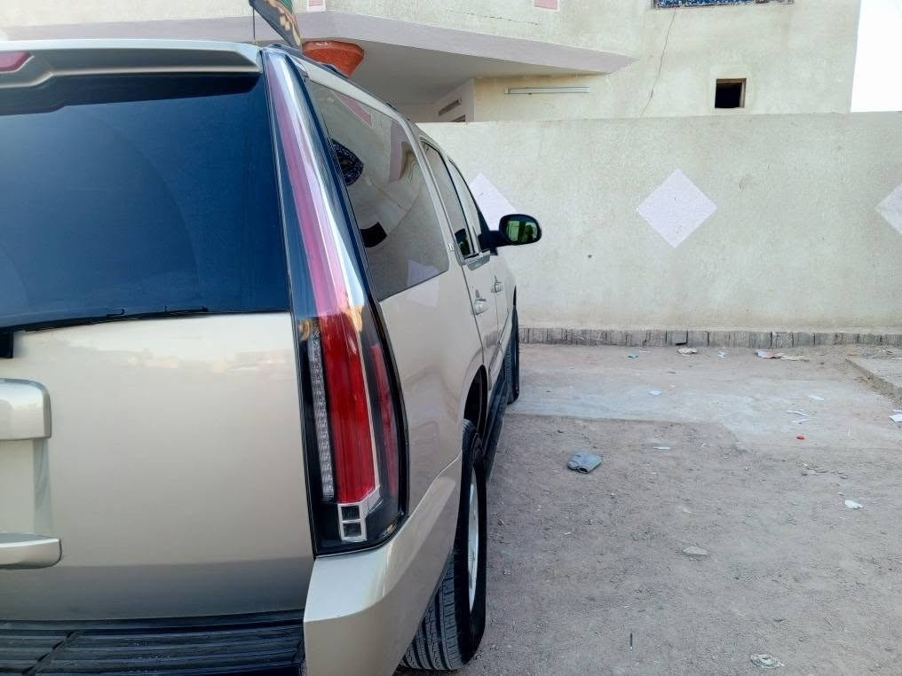 تاهو مديل لفين وتسعه رقم بصره بسمي سياره صبق عام ريد مراوس بسورنتو سته مكينه كون بصره رقم لعنده مراوس عادي مال بيت سياره رقمي ***********بيع سعر 165 وبيها مجال قليل البصرة, العراق
