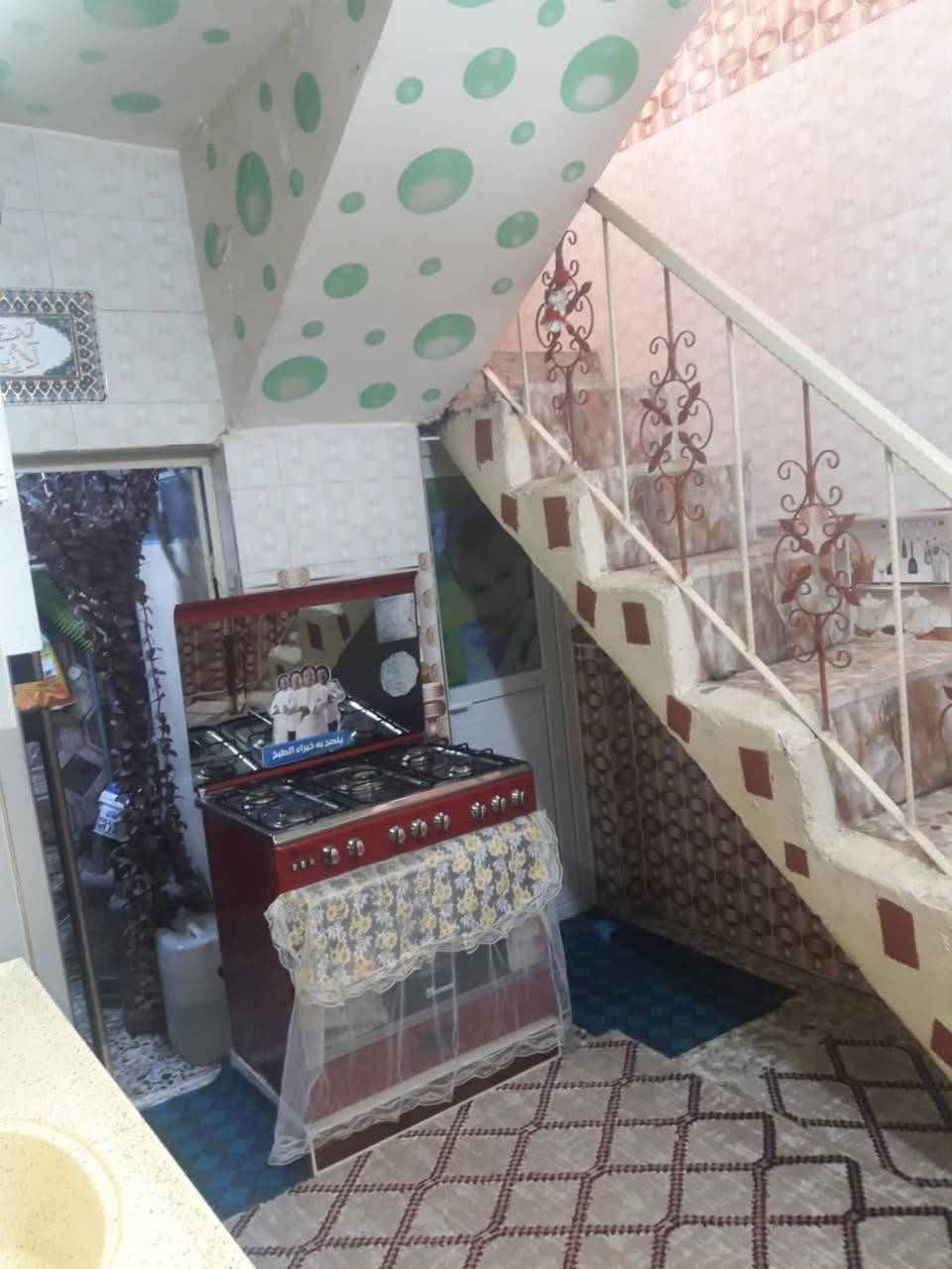 سلام عليكم بيت مساحة 90 متر الواجهة 5والنزال 18 بيت بناء جديد زراعي البيت بي اسواق واستقبال وحولي وغرفة نوم الزراعي قرب الجمعيات المنطقة كامل الخدمات ماء وكهرباء مجاري وتبليط التفاصيل أكثر الاتصال على الرقم *********** السعر 85وبي مجال قليل

