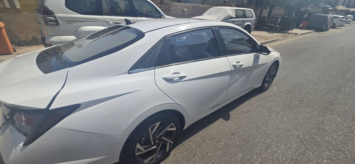 أربيل
٢٠٢٤
سياره مكفوله كفاله عامه  
المواصفات فوووول      .      محرك 1500 دبل نوزل دوش 
شاشه ديجتال 
بصمه                          
كشنات جلد 
هند بريك بصمه       
اوتو هولد                  
فتحه سقف               
محرك 1500دبل نوزل                           
حساس لايت 
حساس خلفي بلادي 
حساس أمامي بلادي
تبريد قطعتين
كاميرا خلفيه بلادي  
نضام ترحيب 
مري شفط
نضام مود درايف إيكو وسبورت و عادي
تحكم ستيرن فول 
ويل كب كروم حجم 1
لد امامي نهاري
مانع انزلاق
مانع انحدار 
لايت عدسات زنون 
ايرباكات عدد ٦
جهاز موازنه ABS 
الجام كله مغلف تغليف حراري 
مغلفه جلد الارضيات والصندوق  
عداد المسافة ٢٦ الف قابل للزيادة 
السيارة بااسمي تحويل مباشر 

السعر١٣٨ وبيهه مجال بسيط 

📍العنوان بغداد  حي الجامعة 
للاستفسار الاتصال  📞
*********** وتس اب فقط
