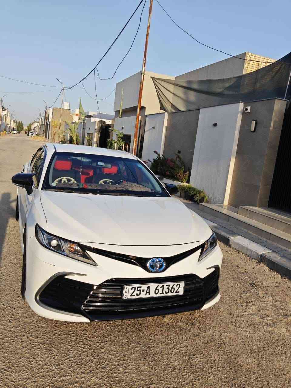 السلام عليكم
كامري موديل 2023
الفئه LE 
مواصفات معروفه تبريد قطعتين بصمه شتغيل وباقي  المواصفات المعروف 
 صبغ عام تغير لون فقط تكسي دبي 
كفاله عامه من الضربه والبارد والمعجون 
وايضا السياره كفاله كير ومحرك وكلشي رقم ***********
