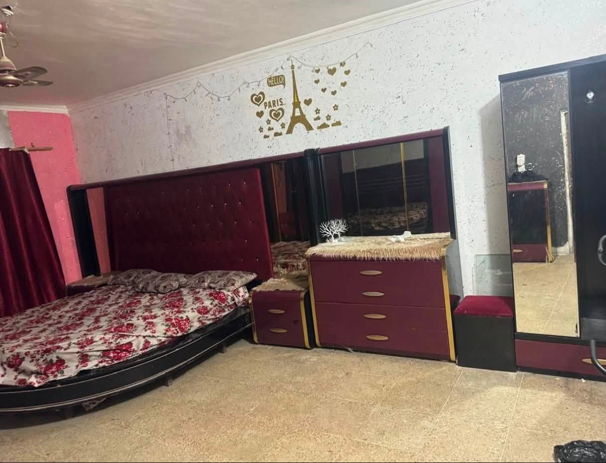 غرفه نوم للبيع تركيا حجم كبير الدوره ابو دشير ***********
