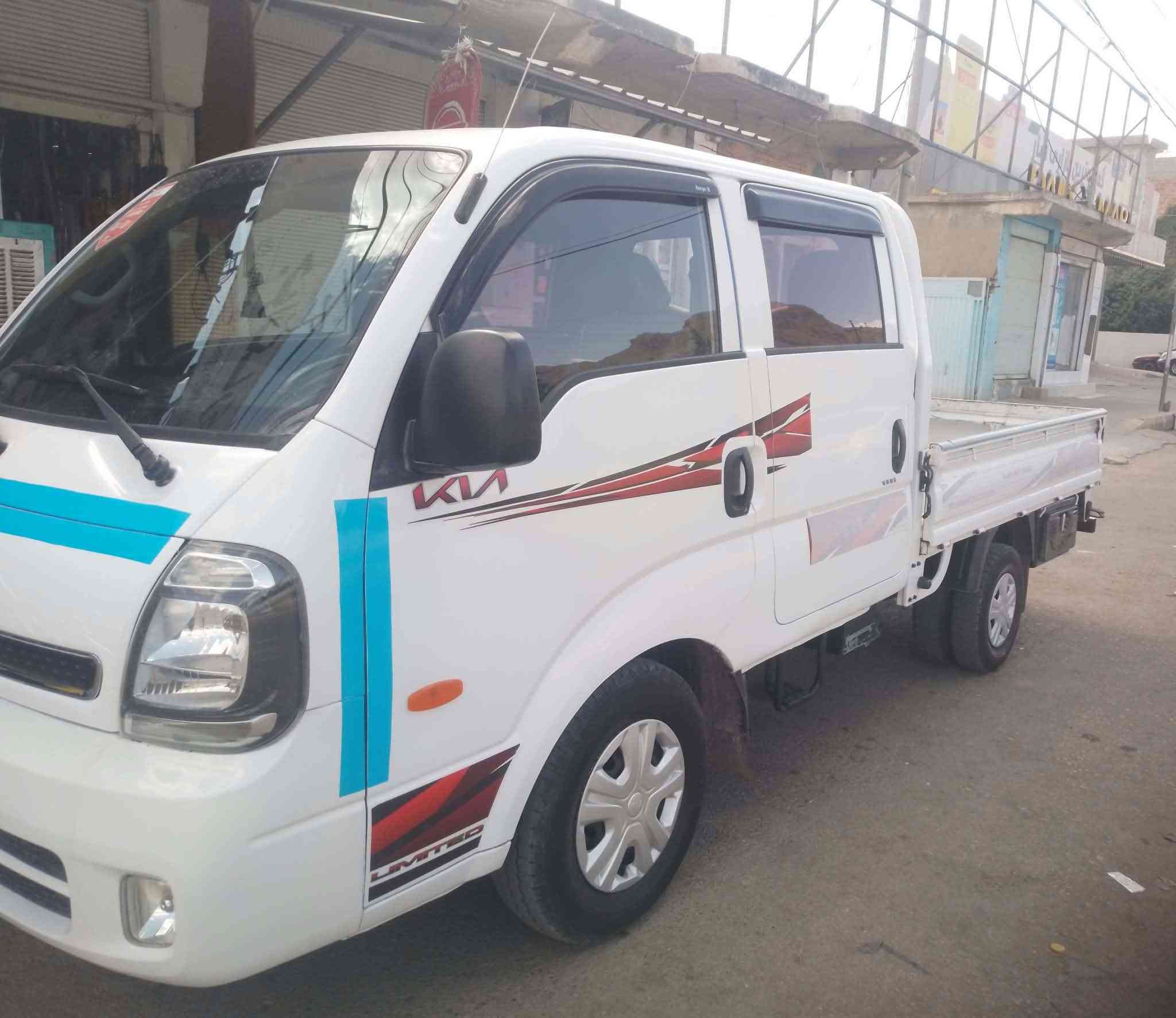 ((بسم الله الرحمن الرحيم))
بۆ فرۆشتن

كیا 3000 گێر عادى دەبڵ قەمەرە

سۆپەر مەكینە ڕەش

مۆدیل2011ی مەرغوب

ئەبووشفرەی كلاچ

ناو داشبڵ فۆڕمیگا قەیسی

پێشی كراوه 2023

بیلاد ناو سەلە

بەرگی كوشنی تێگیراوە

ڕۆن و فلتەری بۆ گیراوە

دوسەوپەنجا مەسرەفی نەماوە

سەیارەیەكی فول مواسەفات

دانسقەو بێ ڕزیوو بێژەنگ

شەنسی چاكراوەتەوە

بەشەرتی 3 تەن

پێنج دوگمە

ئاوێنە كارەبایی

سويچ كۆنتڕۆڵ

ئاوێنە گوێ بەرخ

تەبریت بەسراوە

هندربرێكی بەستراوە

كامل جوانكاری بۆ كراوە

كارەبای كامل جاهیزە

كامل مەسرەفی كراوە

بەشەرتی گێڕ و مەكینە

دەعامی پێشەوەی بەسراوە

دەعامی دواوەی بەستراوە

شەش تایەی لۆك

هەموو گیانی وەك دەقی شەریكە

شوێن / سەیدسادق

بۆنرخ تەلەفون بكە

***********

***********
