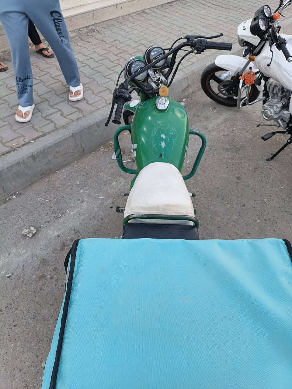 السلام عليكم دراجه للبيع هندي كامل من كلشي كله شغال للاستفسار 
***********
