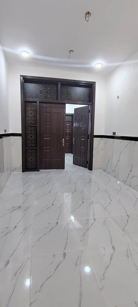 🏡 دار للبيع – حي النداء / منطقة 53 – موقع مميز على ساحة
📐 المساحة: 100 متر 
🏗️ بناء حديث – شغل درجة أولى ✅ أساس صب كونكريت ✅ سقف صب كونكريت ✅ غير مسكون
🔹 تتكون من: 🛏️ غرفة نوم 🛋️ صالة 🚪 استقبال 🍽️ مطبخ 🚿 صحيات
📍 العنوان: النجف الأشرف – حي النداء – منطقة 53 ⭐ موقع الدار على ساحة
📞 للاستفسار والاتصال: ***********
#دار_للبيع #حي_النداء #منطقة53 #النجف #عقارات_النجف #بيت_على_ساحة #100متر #شغل_درجة_أولى #بناء_حديث #للبيع_في_النجف
