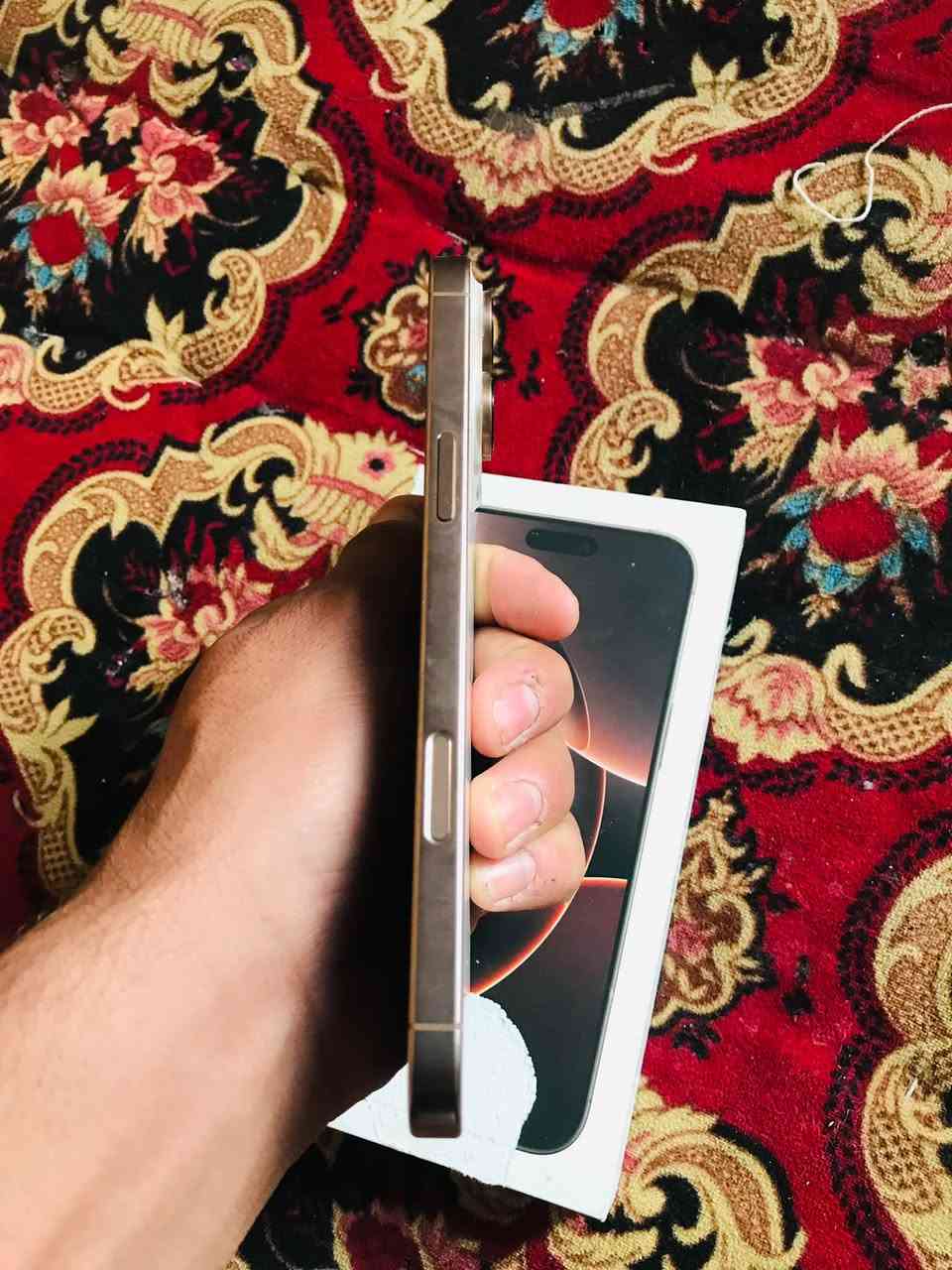 آيفون ١٦ برو ماكس • ٥١٢ • ظهر مفطور