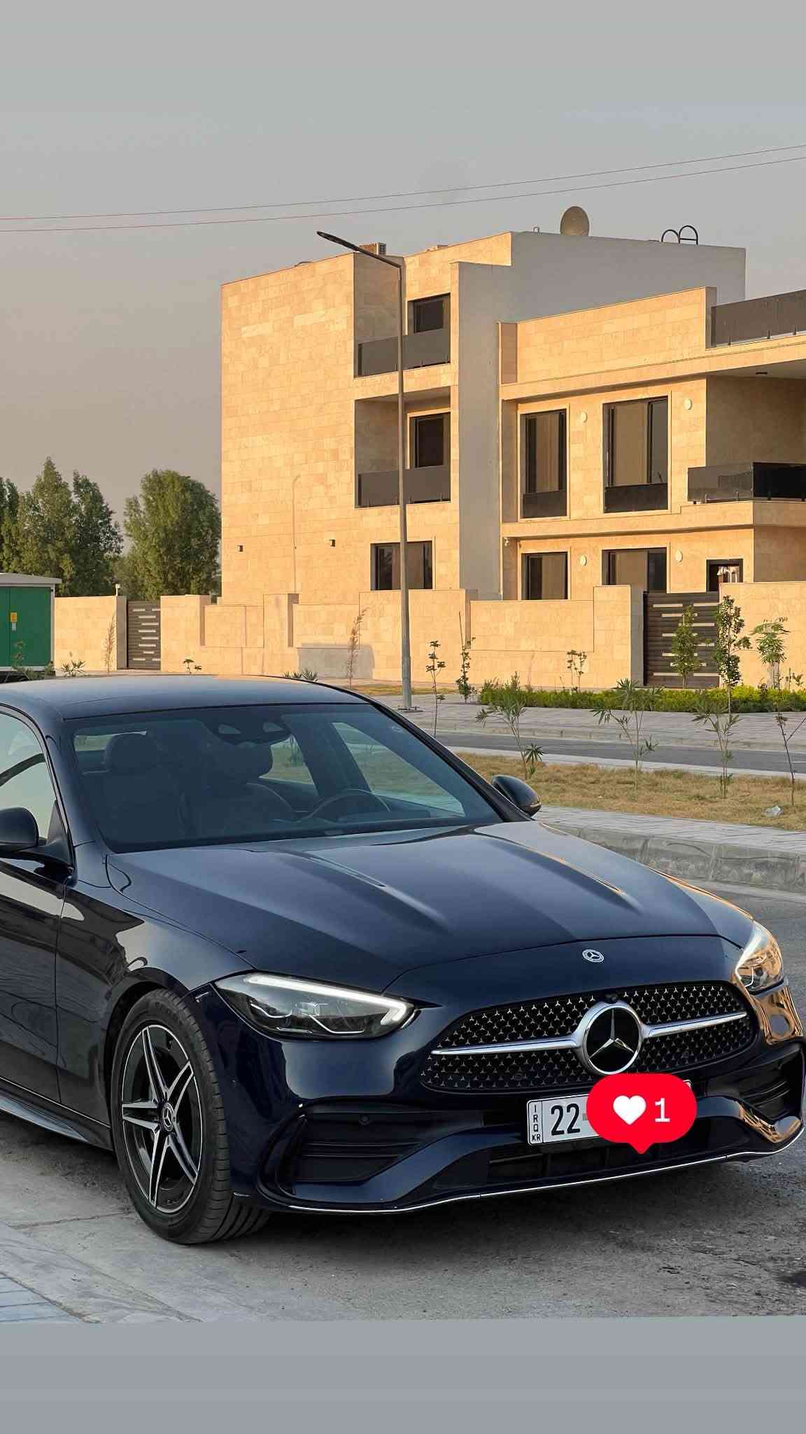 السلام عليكم
مارسيدس بنز 

2023 

C300

وارد أمريكي 

بيها بنيد ودعاميه بدون دواخل لا شاصي ولا لغد 

رقم اربيل ب اسمي تحويل ثاني يوم 

ماشيه 66 km 

فول مواصفات السياره 1/1 للاخير 

 

5 كاميرات فول فول

مكفوله كفاله عامه عدا البنيد والدعاميه 

للاستفسار : *********** 

المكان بغداد العامريه قرب خدمي المطار

نص مكتوب في الصور:
- 1