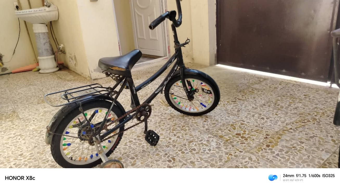 عندي بايزكلات 2الصغير حجم 16سعرو 55الجبيرحجم 28السعر85 للاستفسار *********** مكاني حي البكر
