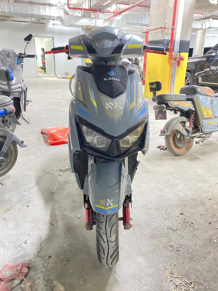 دراجه شحنه سكنس كوريا XR  بطاريات 6 ملف 2000واط دراجه شغاله وحلوه بدون اي نقص اشاير شغاله لايت هماتين بصمتين وياها سعر 600وبيها مجال ل شراي تواصل ع واتساب *********** او علق اني ادخلك خاص
