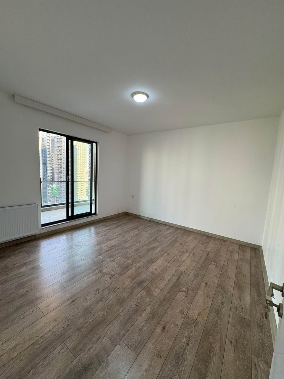 🔥 شقة مميزة للبيع في مشروع فرنسية 2 🔥

📍 عمارة 11 | طابق 11
📐 المساحة: 165 متر
✨ بانوراما وحديقة
🌅 واجهة جنوب شرق
🚪 باب منفرد

🏡 شقة مميزة بإطلالة جميلة وموقع راقي، فرصة تستحق المشاهدة.

💰 إذا أنت مشتري، اتصل وتدلل… وإن شاء الله ما نقصر وياك بالسعر.

📞 ***********
📞 ***********

🏢 مكتب عقارات كي نيست
