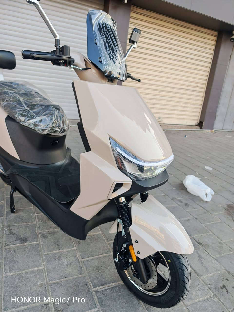 السلام عليكم دراجه شحن 2026 صفر كيلو متر ست بطاريات 32 امبير ملف 1800 بريكات دهن امامي خلفي دراجه جديده غير مستعمله للبيع العنوان بغداد ساحه الوثبه السعر 750       ***********
