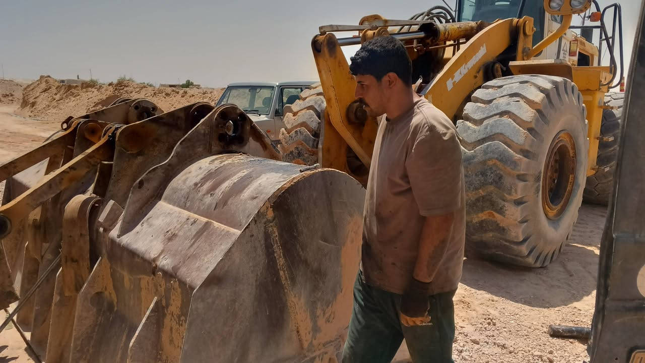 حدادية كافة المعدات الثقيله *********** سيد وسام السعبري متنقل في المحافظات. الموقع نجف
