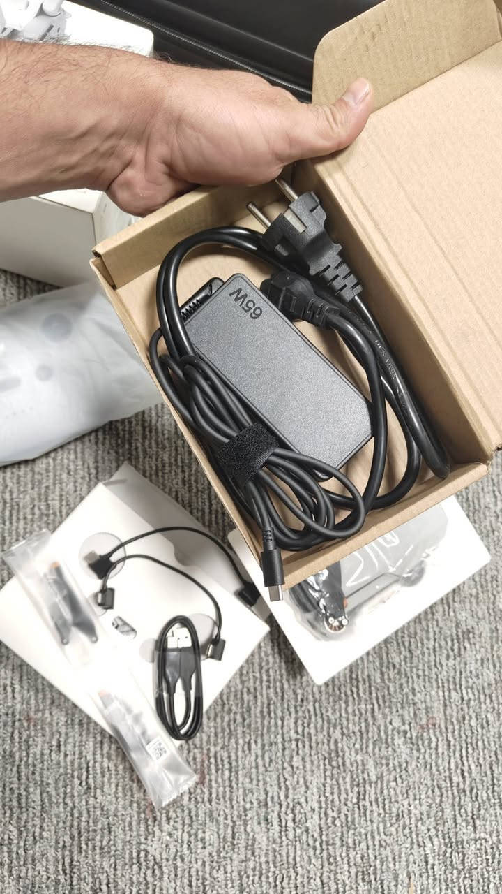 dji mine 4k
ئەم درۆنە بۆ فڕۆشتن سفرە و ئیشی پێ نەکراوە
تەنها لە کارتۆنەکەی دەرکراوە و کامل عەشیاکانی لەگەڵە
جامتا و میمۆری 64 گێگا و محاویلی شەحنیشی بۆ کڕاوە
هەرکەس مشتەری بوو نامە بنێرێ لەخزمەتیام 
***********☏
