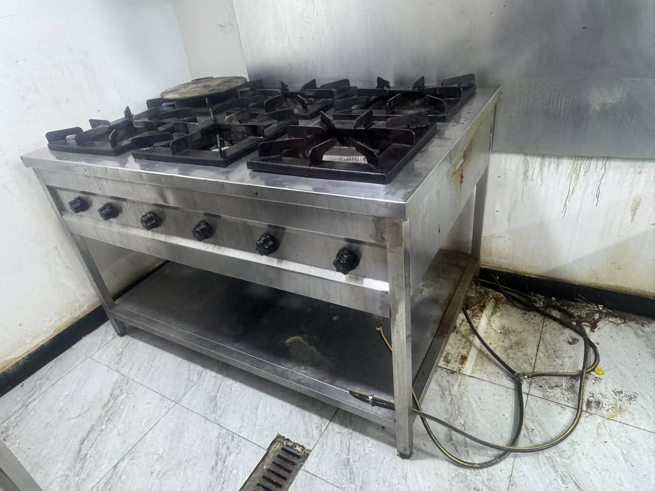 طباخ ثقيل • ٦ عيون • الدورة بغداد
