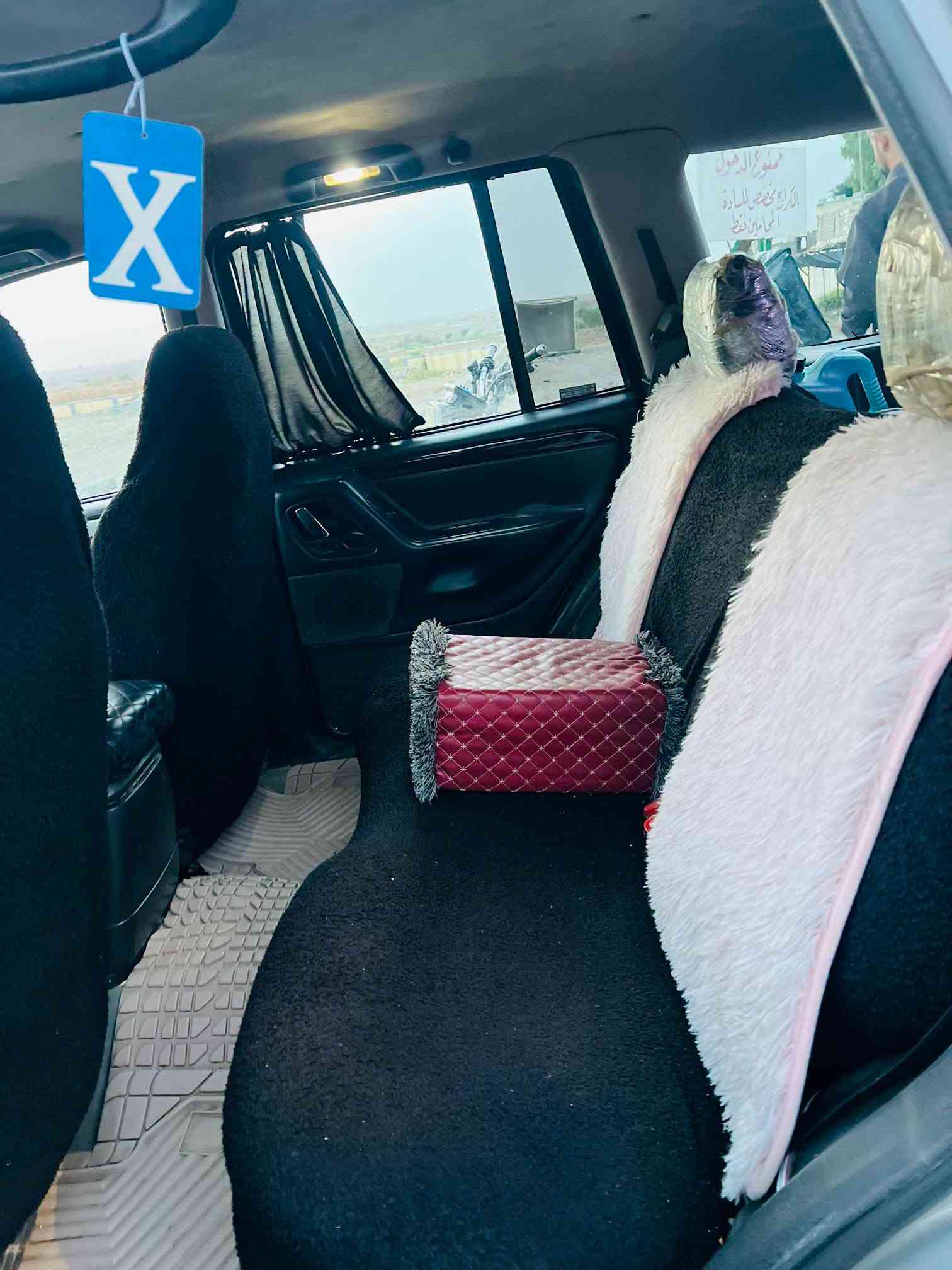 جيب ٢٠٠٠ • مكينة V8 • تاير جبلي