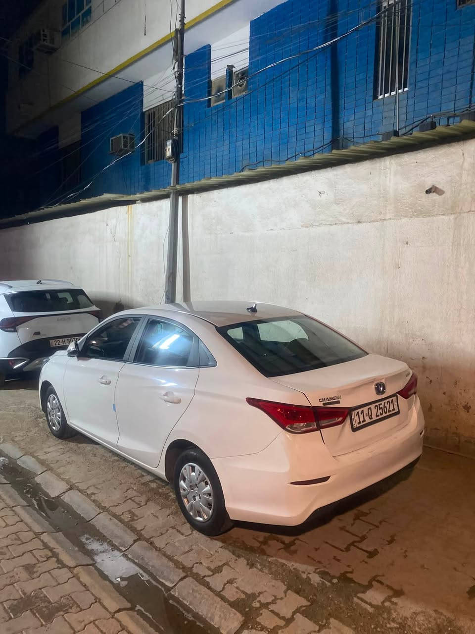 السلام عليكم 

Changan L7 للبيع 

موديل السياره 2024 

مواصفات اعتيادية 

مكينة وكير كفاله وتبريد ثلج 

صدر ٨٥٪؜ نظافته 

السياره جداً نظيفه استعمال بيت ماشيه ٧٢ الف فقط 

بيها قطعه وحده فقط جاملغ امامي جهة السايق 

وباقي القطع والسياره مكفوله من الضرر والتبديل والتكحيل 

تخم تاير جديد وباتري جديد ودوشمه للسياره 

بيها رصعه بالجنطه على كد شبر تقريباً وبيها طخه بالجاملغ الامامي عكس السايق 

السياره خير من الله واقتصاديه وعمليه وتفيد الموظف وتفيد الي يشتغل بيها على باب الله وتفيد الاستعمال اليومي 

السياره جاهزه من الأخير ومتصرف عليها ربع شغل واطلع 

بيها ملاحظات بسيطه من تخابرني وتجي تشوفها افهمك عليها 

السعر : 82 ورقه وبيها مجال بسيط جداً 

علماً ان السياره استيراد شركة المطوع لتجارة السيارات استيراد الكويت 

السياره ب أسمي شرط التحويل هزه وسنويه كلها جديد ولحد ٢٠٢٩ وتحويل مباشر 

للاستفسار *********** إبراهيم 

مكاني الاعظمية 

صلو على محمد وال محمد
