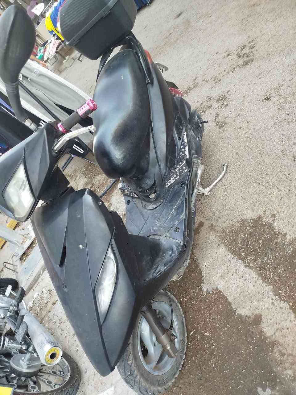 سلام عليكم ماكس للبيع نظيف كلش نقصه بس باتري 

سلف يشتغل ويا هندر كهربائيات كامل يشتغل سعر 650 وبي مجال ***********
