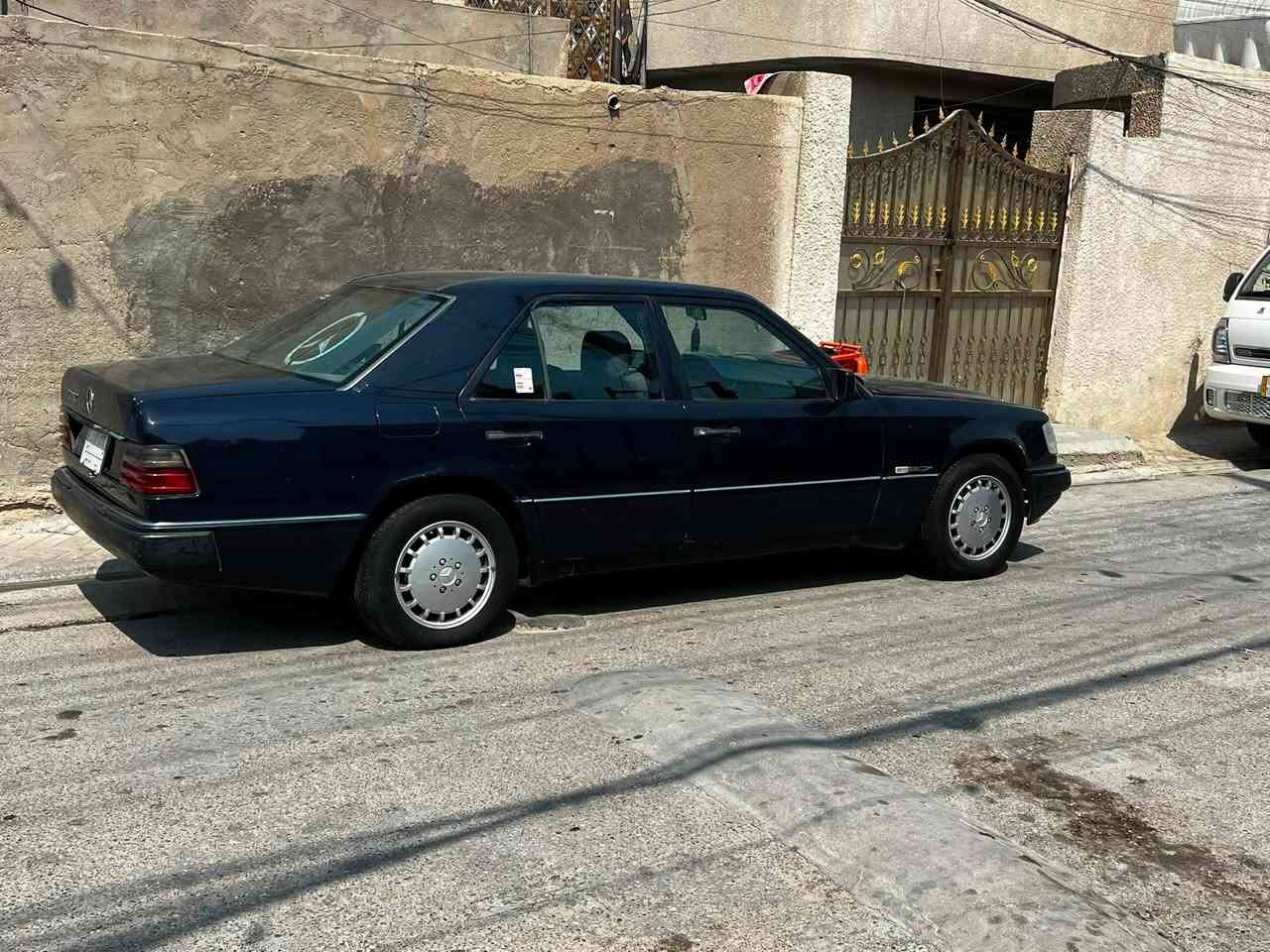 سلام عليكم موديل1988 مكينه وكير وتبريد مكفولات صدر تخم تاير كهربائية كلهه جديد دواخل جديده دواخل قواعد دبل وشواصي مكفولات تكم مكفولات سيارة خير من الله مكينه 300 قبق اسود بلادي كلهه شغالة تبريد خير من الله سعر 45 مكانهه بغداد حي النصر ***********  بي واستاب
