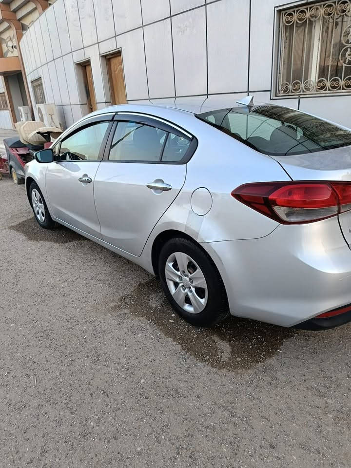 كيا فورتي 2017 محرك 2000 دوش كير AT المرغوب السياره بدون صبغ او تبديل فقط بارد الفحص مرفق مع الصور ماشيه 85 الف الاتصال *********** مكلف بالنشر السعر 125 مكان السياره سوق الشيوخ
