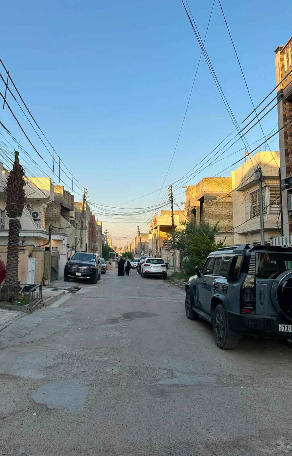 السلام عليكم 

بيت للبيع مساحة 100م الواجهة 5 النزال 20 بناء 

سنة 2022 الطابق الأول أستقبال +صالة + حمام + غرفة نوم 

الطابق الثاني غرف كبيرة عدد 2 +صالة 

 العنوان : البلديات شارع الحشد منطقة 3الأف 

السعر 335مليون 

للأستفسار ***********
